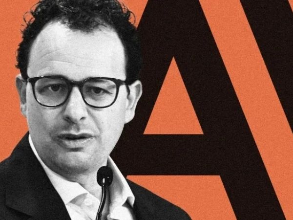 Anthropic alcanza valoración de 900.000 millones en medio de críticas por sesgos y la paradoja de Musk