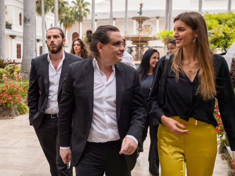 La familia Saab huye de Venezuela hacia Miami