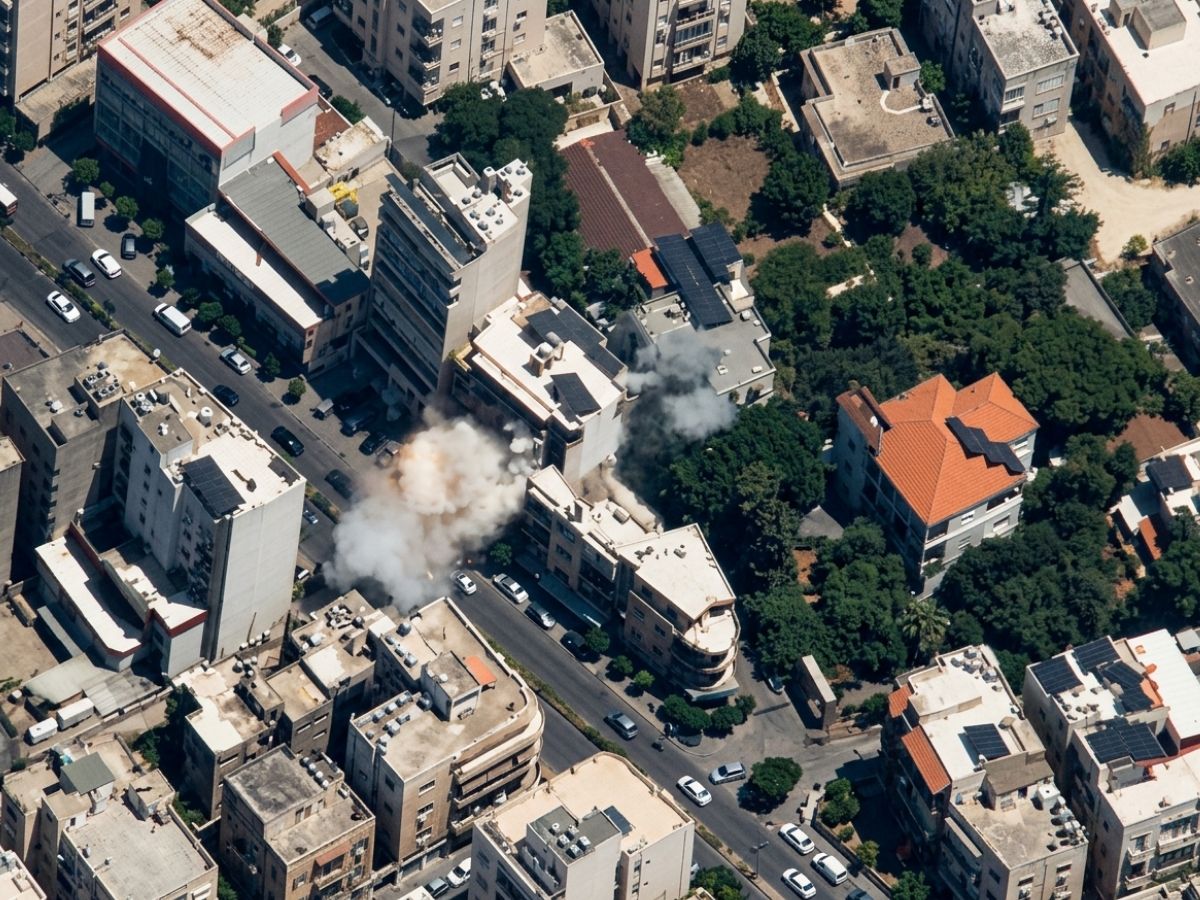 Israel bombardea el corazón de Hezbolá en Beirut mientras se juegan las negociaciones con Irán