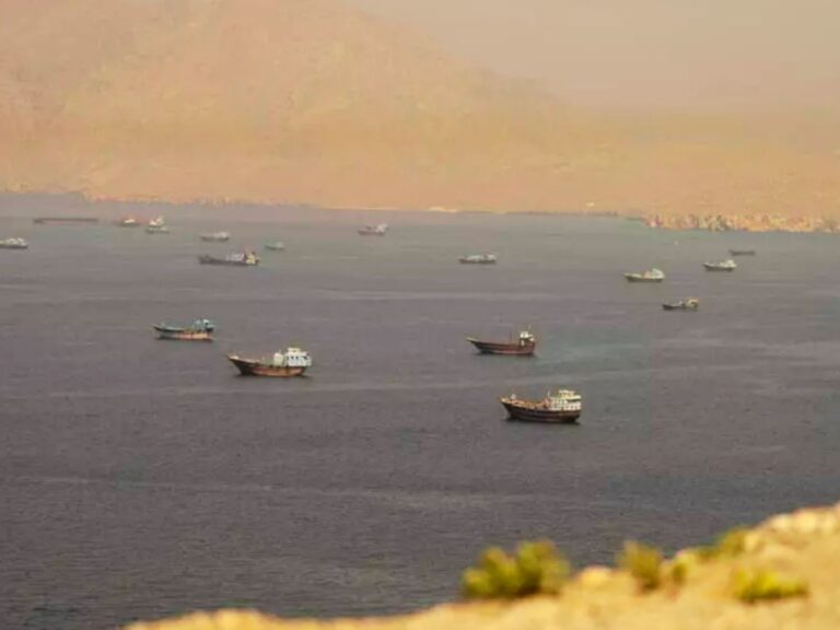 Irán cierra de nuevo el estrecho de Ormuz tras arremetida israelí en Líbano