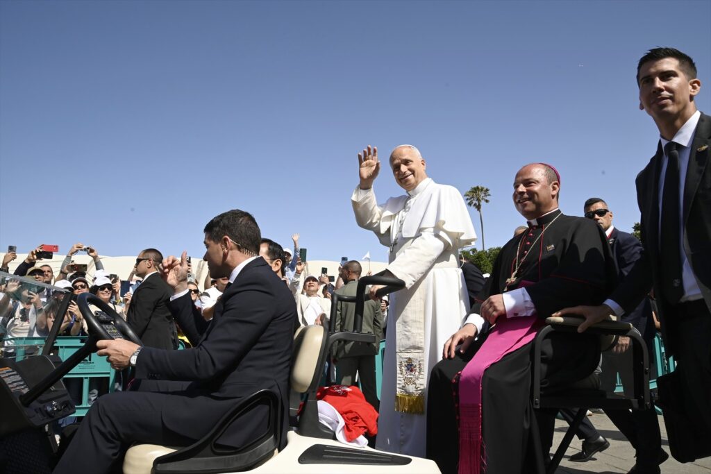 EuropaPress 7591530 papa leon xiv encuentro realidades integracion migrantes plaza cristo