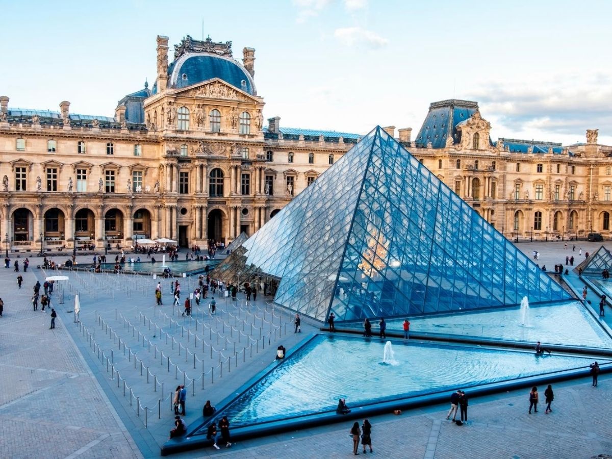 El Louvre supera el 'robo del siglo' y reabre la emblemática Galería Apolo tras meses de cierre