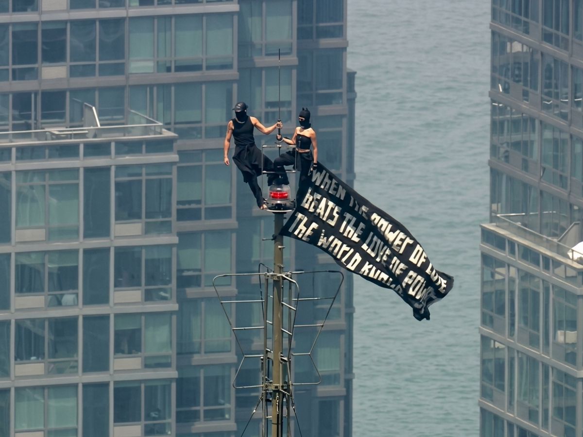 Subieron al Empire State por amor y por la paz… bajaron esposados por la NYPD