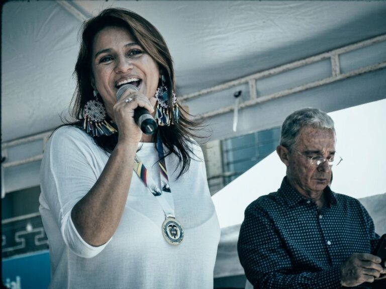 De la Espriella sella su pacto con el "uribismo puro": designa a Paola Holguín como ministra de Cultura