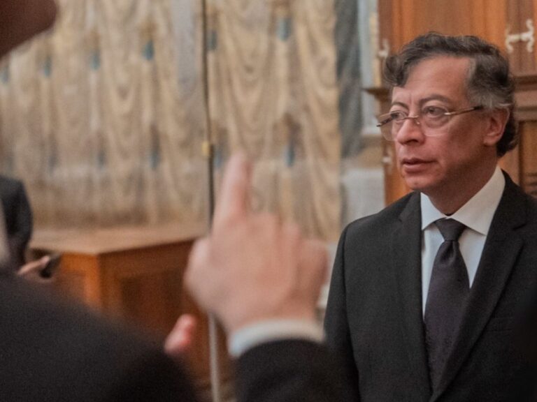 Entre delirios y algoritmos: el preocupante trino con el que Petro desconoce las urnas y proclama a Cepeda
