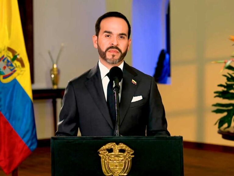 "El que toque un peso se las verá conmigo": el duro ultimátum de De la Espriella a los corruptos tras el terremoto