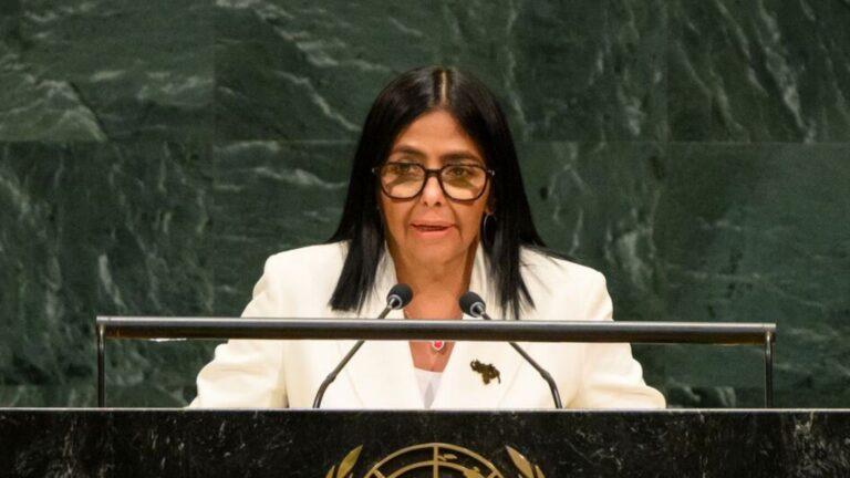 Delcy Rodríguez le promete al mundo elecciones en Venezuela, pero se guarda la fecha bajo la manga