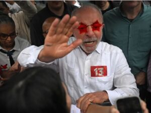Lula vence a Flávio Bolsonaro, remonta la derrota de la primera vuelta y será presidente por cuarta vez